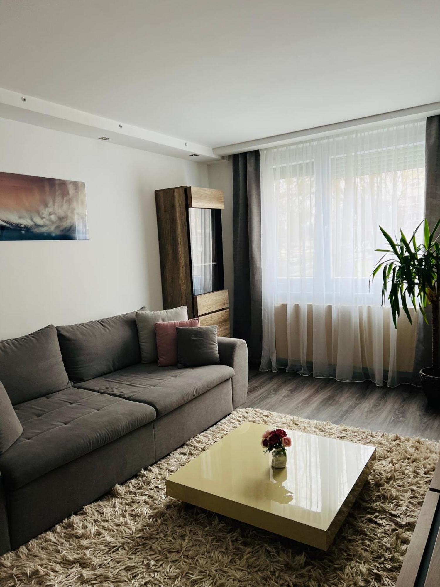 Апартаменти Apartman4you *
